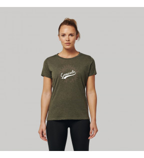 T-shirt sport femme vegan personnalisé avec logo blanc imprimé sur le coeur