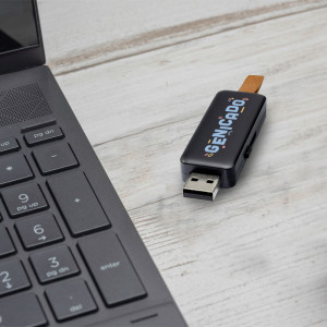Clé USB avec logo lumineux et la clé qui glisse pour la protection - Génicado
