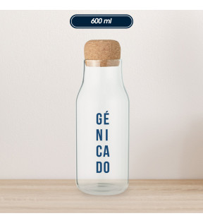bouteille d'eau en verre avec bouchon en liège et exemple de marquage - Génicado