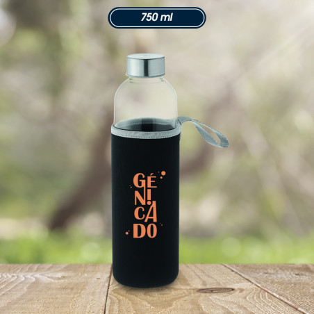 bouteille gourde en verre 750 ml avec sa pochette en néoprène marqué logo - Génicado