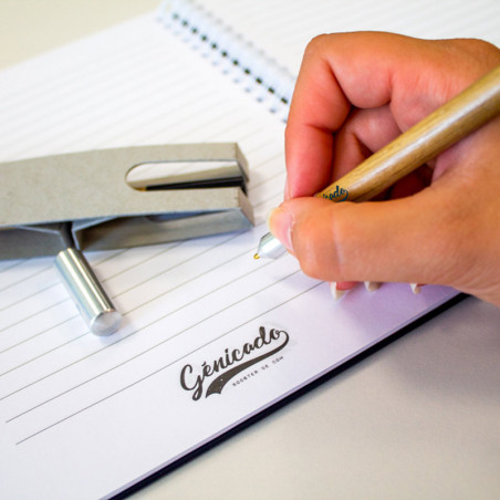 écrire avec stylo en bois made in France gravure sur bois - Génicado